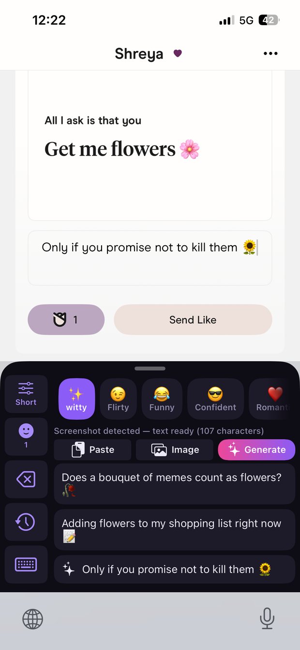 The Txtor Ai keyboard suggesting three replies inside a chat